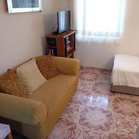 Gogo'S Sea Side Apartment Sarande Exterior photo